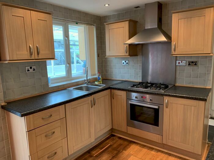 3 Bedroom Semi-Detached House To Rent In Stirchley, B30