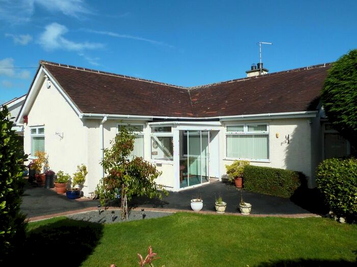 3 Bedroom Detached Bungalow For Sale In Maes Llydan, LL74