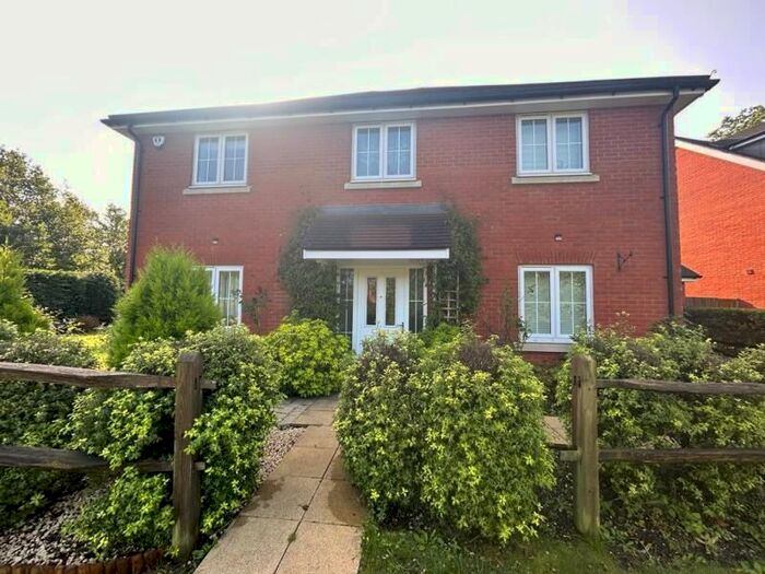 5 Bedroom Detached House To Rent In The Croft, Ash Green, Aldershot, GU12