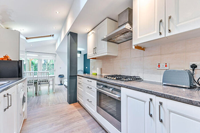 1 Bedroom Flat To Rent In Royal College Street, Camden, London, NW1