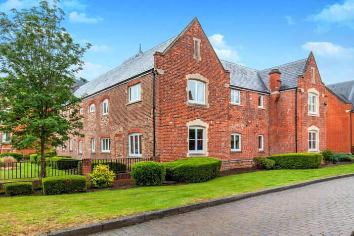 2 Bedroom Apartment To Rent In Hunsford Lodge, SL4