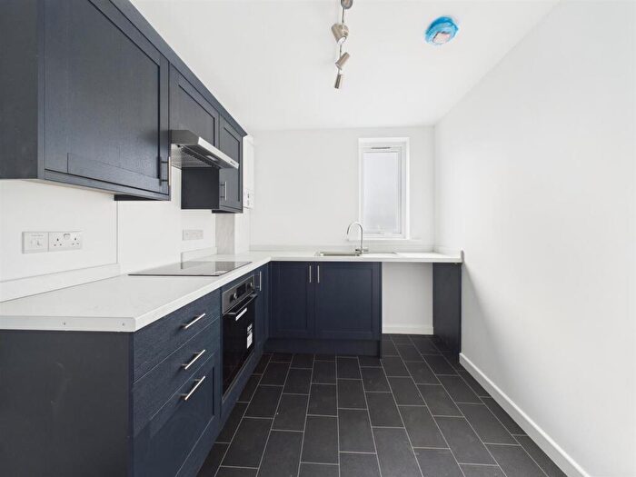 1 Bedroom Flat To Rent In Warren Way, Brighton, BN2