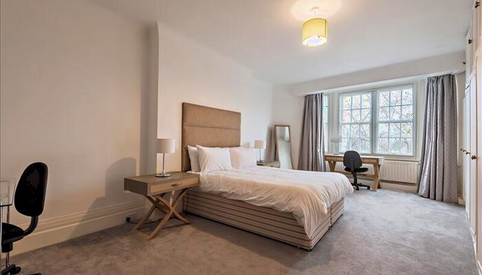 5 Bedroom Apartment To Rent In Strathmore Court, Park Road, St Johns Wood, London, NW8