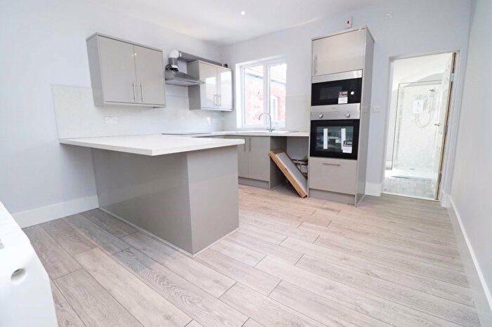 1 Bedroom Flat To Rent In Cross Street, Cleethorpes, DN35