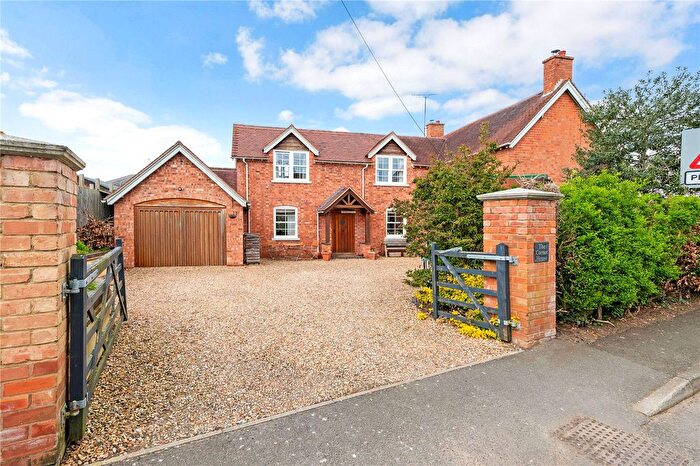 4 Bedroom Detached House For Sale In Fladbury, Pershore, Worcestershire, WR10