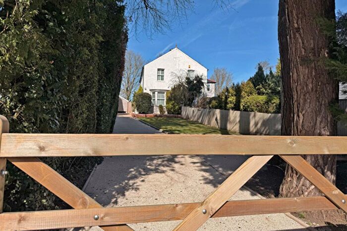 3 Bedroom Semi Detached House For Sale In Amersham Road, High Wycombe, HP13