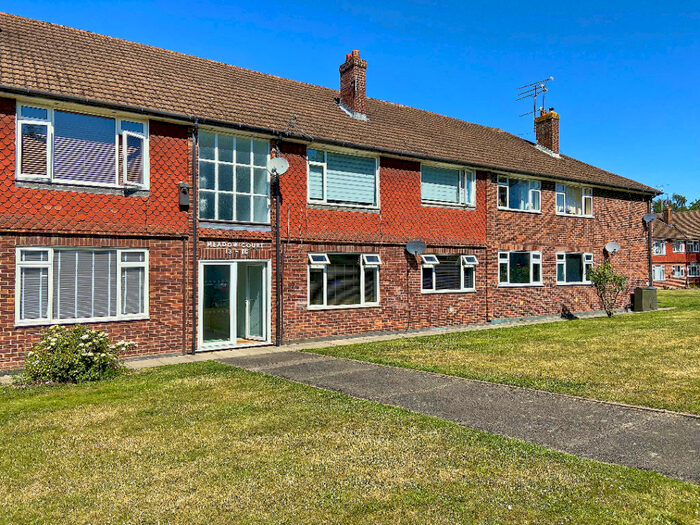 2 Bedroom Apartment To Rent In Meadow Court, Farnborough, GU14