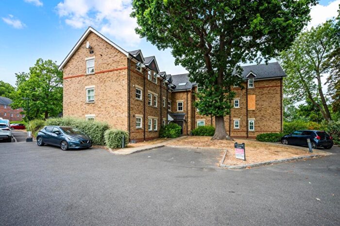 1 Bedroom Flat For Sale In Eastman Way, Epsom, KT19
