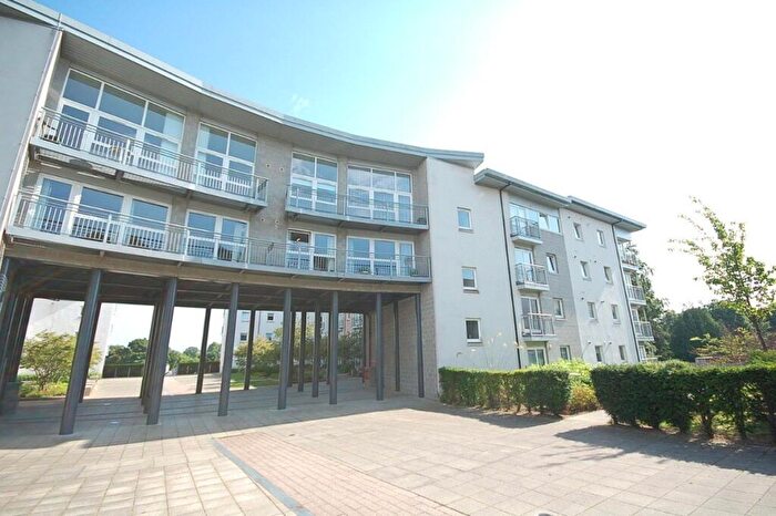 2 Bedroom Flat To Rent In Rubislaw Square, Kepplestone, West End, Aberdeen, AB15