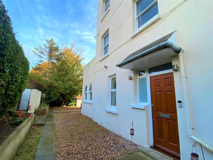 Houses for sale & to rent in BN21 9BD, Upperton Eastbourne