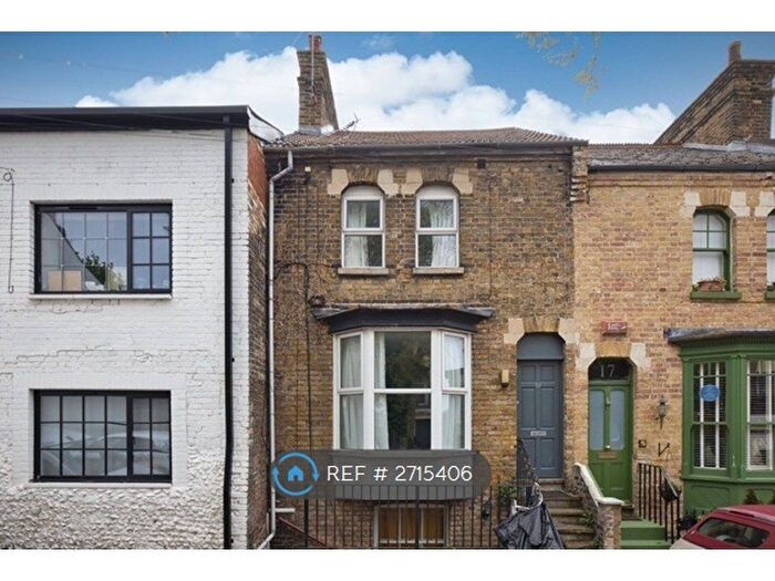 3 Bedroom Maisonette To Rent In Hibernia Street, Ramsgate, CT11