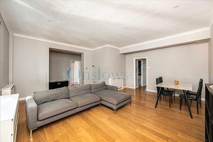 3 Bedroom Flat To Rent In Ovington Square, London, SW3