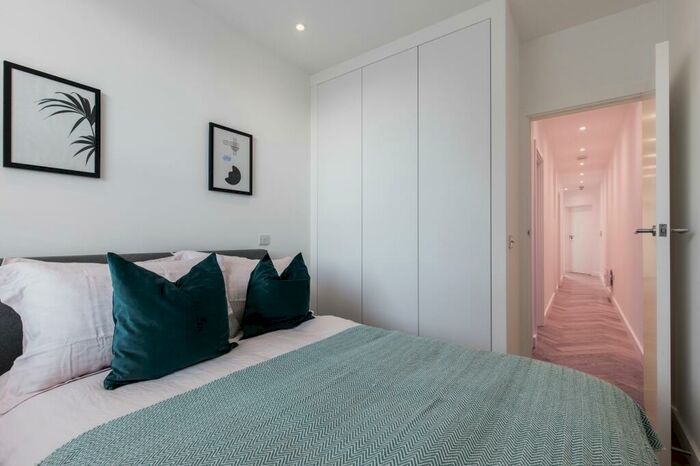 2 Bedroom Flat To Rent In Avenue House, Allitsen Road, NW8