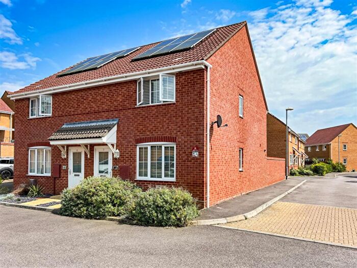 3 Bedroom Semi-Detached House To Rent In Sothcott Road, Portsmouth, PO6