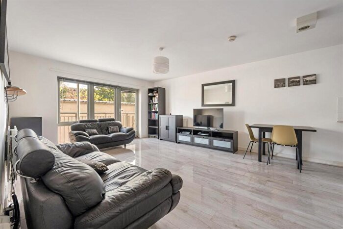 1 Bedroom Flat For Sale In Dalston Lane, Hackney, E8