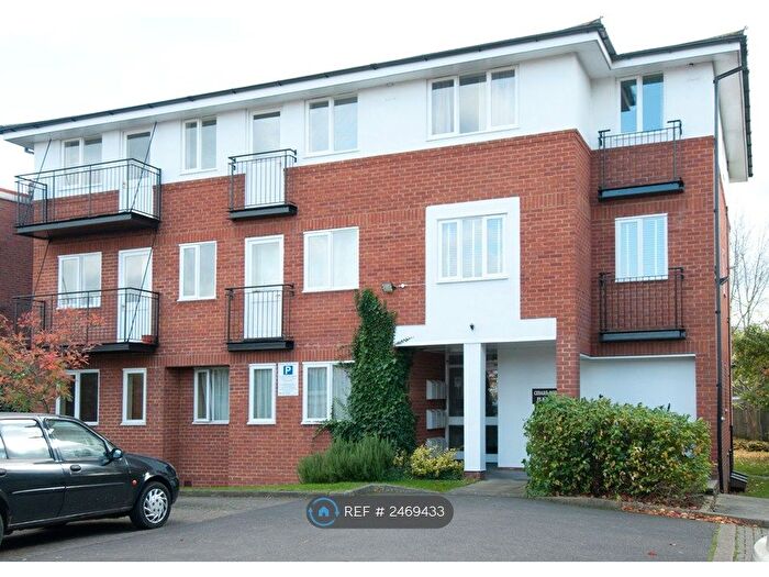 2 Bedroom Flat To Rent In Cedars House, Maidenhead, SL6