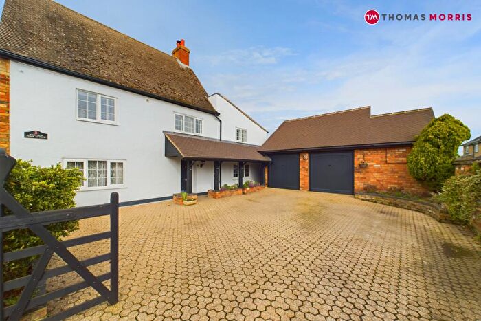 4 Bedroom Detached House For Sale In Great North Road, Wyboston, Beds, MK44