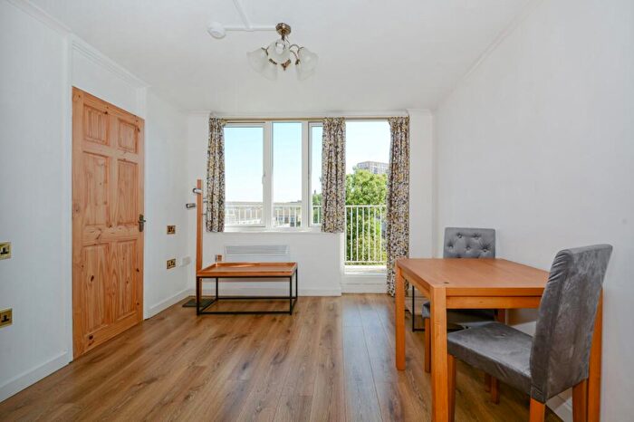 1 Bedroom Flat To Rent In Woolstaplers Way, South Bermondsey, SE16
