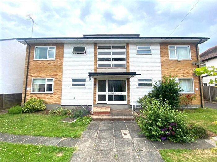 2 Bedroom Apartment To Rent In Leigh On Sea, SS9