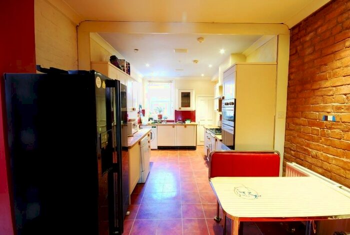 6 Bedroom Terraced House To Rent In Osborne Avenue, Jesmond, NE2