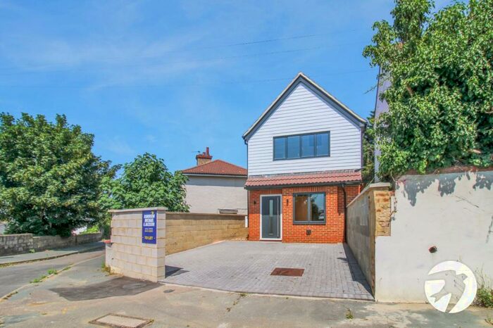 1 Bedroom Detached House To Rent In East Kent Avenue, Northfleet, Gravesend, Kent, DA11