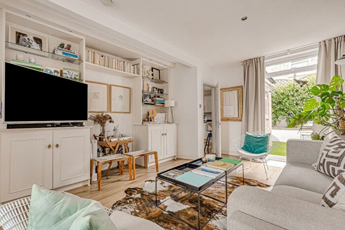 3 Bedroom Terraced House To Rent In Horder Road, Fulham, SW6