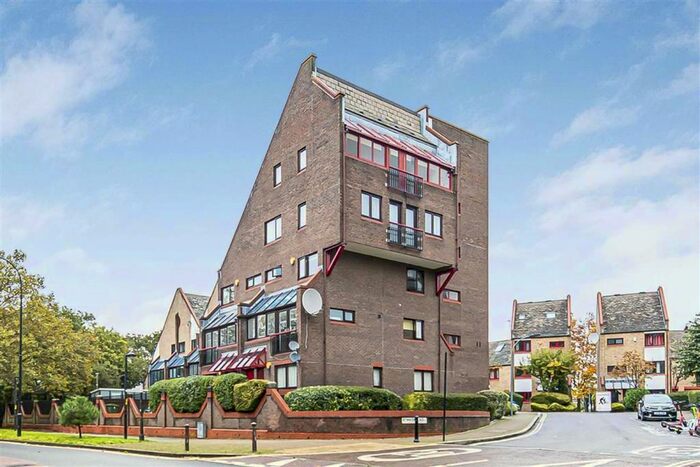 2 Bedroom Flat To Rent In Bywater Place, London, SE16