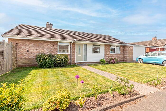 3 Bedroom Detached Bungalow For Sale In Charnwood Close, Worcester, WR2