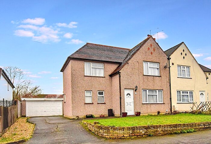 3 Bedroom Semi-Detached House For Sale In Larkfield Road, Sevenoaks, TN13