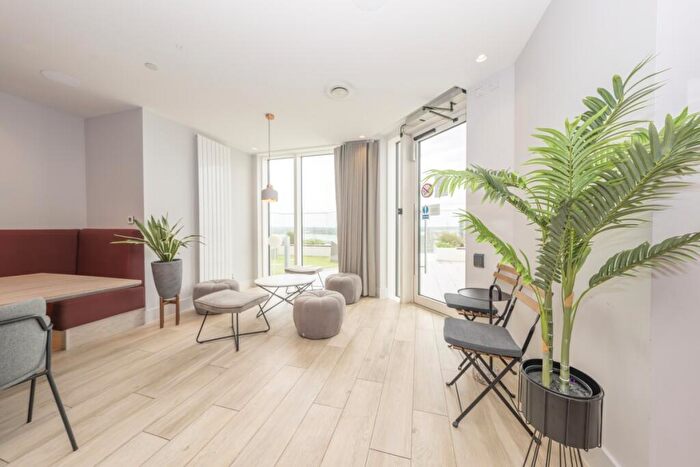 2 Bedroom Apartment To Rent In Hale Works, Daneland Walk London, N17