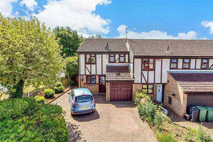 3 Bedroom End Of Terrace House For Sale In Threshers Drive, Weavering, Maidstone, Kent, ME14