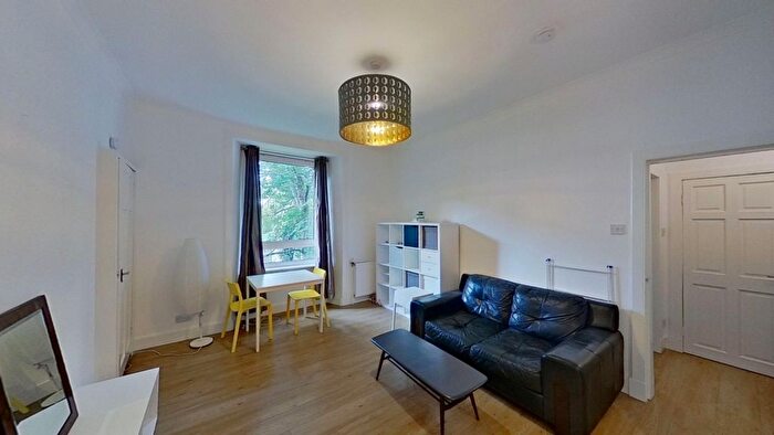 1 Bedroom Flat To Rent In Albert Street, Edinburgh, Midlothian, EH7