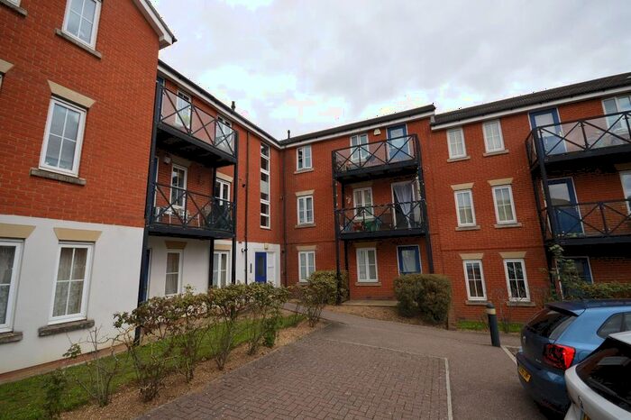2 Bedroom Flat To Rent In Hevingham Drive, Chadwell Heath, Romford, RM6
