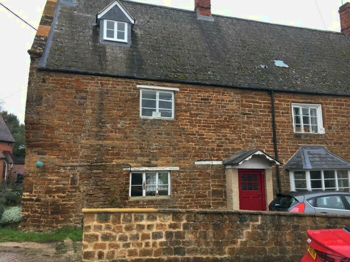 1 Bedroom Character Property To Rent In High Street, NN11