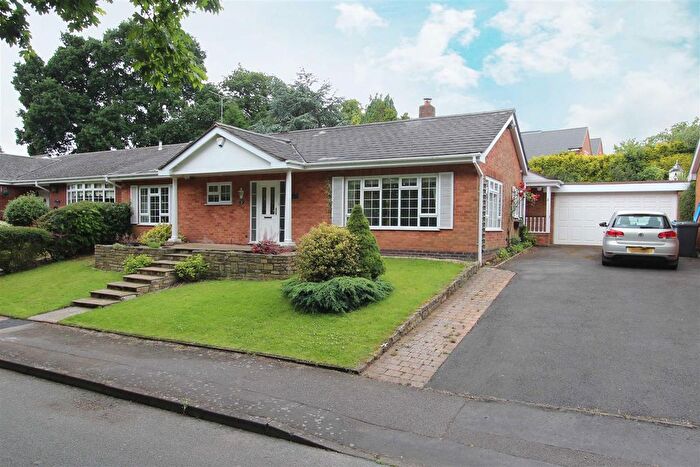 3 Bedroom Detached Bungalow To Rent In Lower Penn, Lloyd Drive, WV4