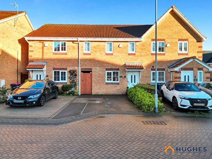 3 Bedroom Town House For Sale In Heartlands Close, Kiveton Park, S26