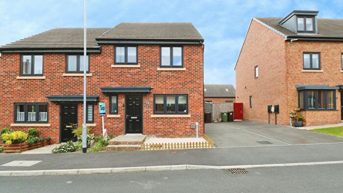 3 Bedroom Semi-Detached House For Sale In Miners Lane, Pontefract, WF9