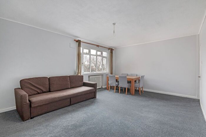 1 Bedroom Flat To Rent In Kingston Hill, Kingston, KT2