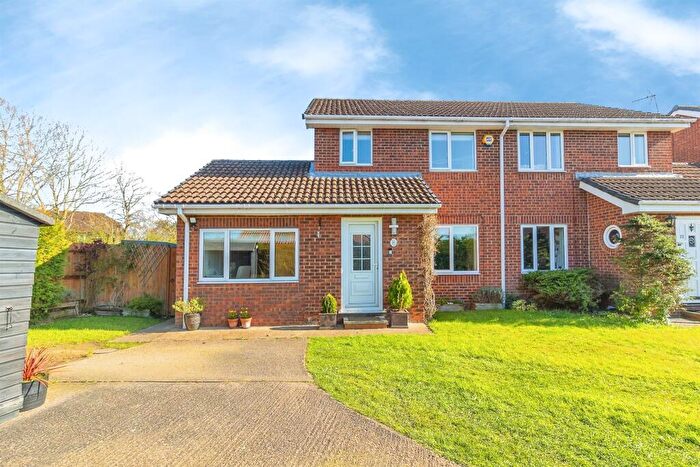 4 Bedroom Semi-Detached House For Sale In Friary Gardens, Newport Pagnell, MK16