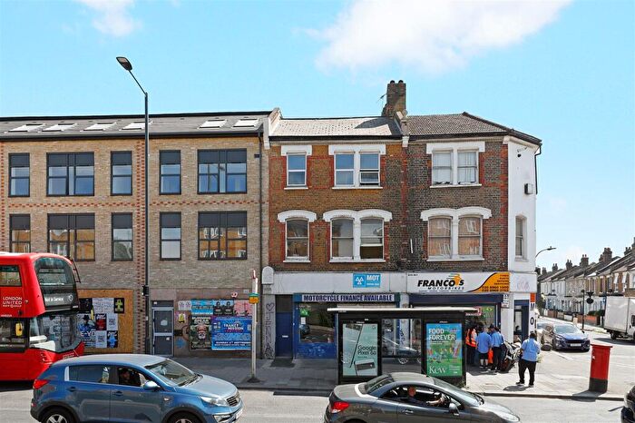 4 Bedroom Flat To Rent In Harrow Road, Kensal Green, NW10