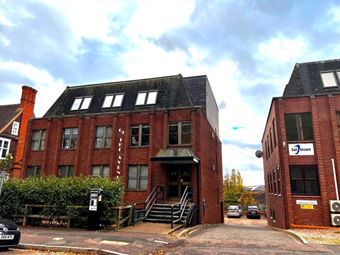 1 Bedroom Flat To Rent In The Avenue, Cliftonville, Northampton, NN1