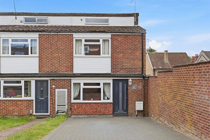 3 Bedroom End Of Terrace House For Sale In Kiln House Close, Ware - Chain Free, SG12
