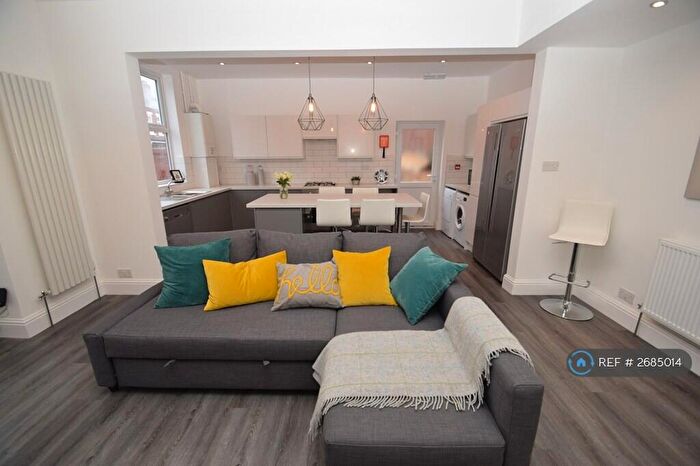 6 Bedroom End Of Terrace House To Rent In Great Western Street, Manchester, M14