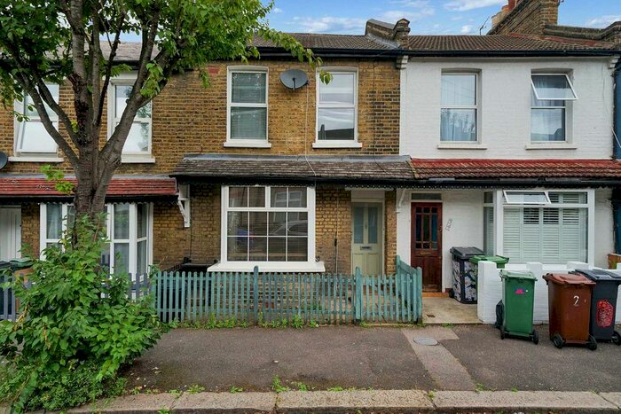 2 Bedroom Property To Rent In Byron Road, Leyton, E10