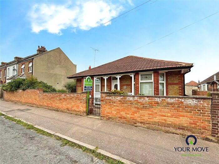 2 Bedroom Bungalow For Sale In Queens Avenue, Ramsgate, Kent, CT12