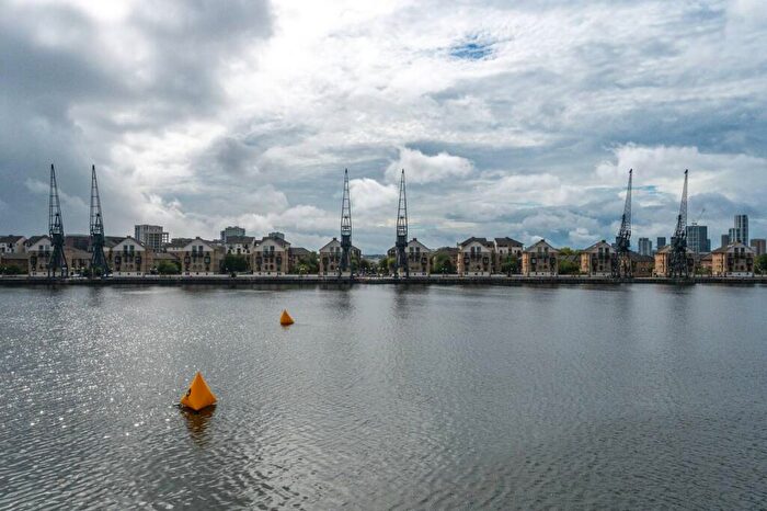 1 Bedroom Flat For Sale In Western Gateway, Royal Docks, London, E16
