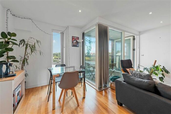 2 Bedroom Flat To Rent In , Godfrey Place, Appold Co, E2