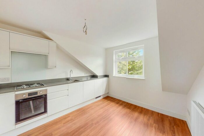 1 Bedroom Flat To Rent In Middle Lane, London, N8