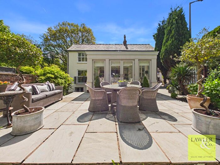 3 Bedroom Cottage For Sale In Bunkers Hill, Romiley, Stockport, Cheshire, SK6
