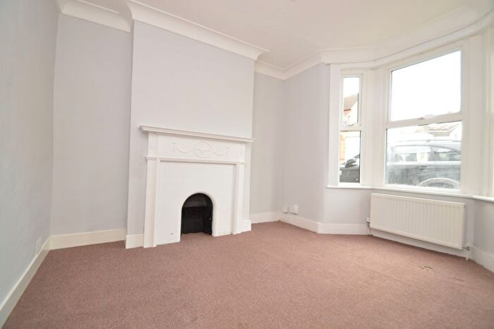 2 Bedroom Terraced House For Sale In Swingate Lane, London, SE18